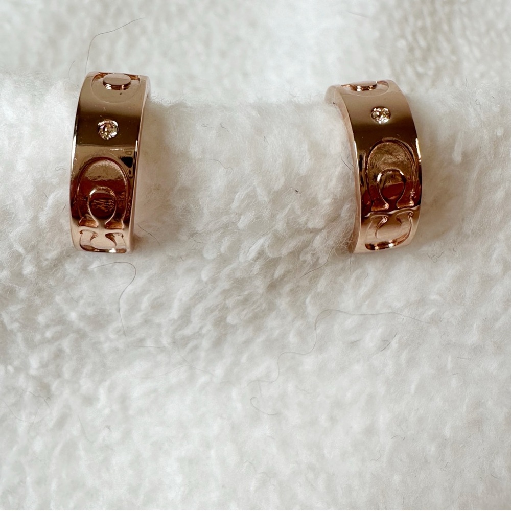 Coach NWT Rose Gold Signature Huggie Earrings Style C1901 Plated Brass Titanium - Picture 3 of 16